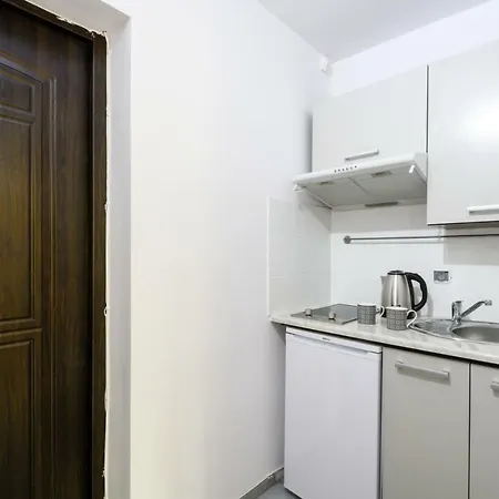 Yellow Studio Atelier Apartment